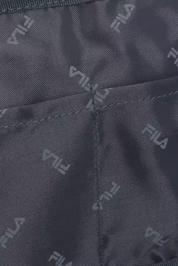 Grå toalettväska med logotyp